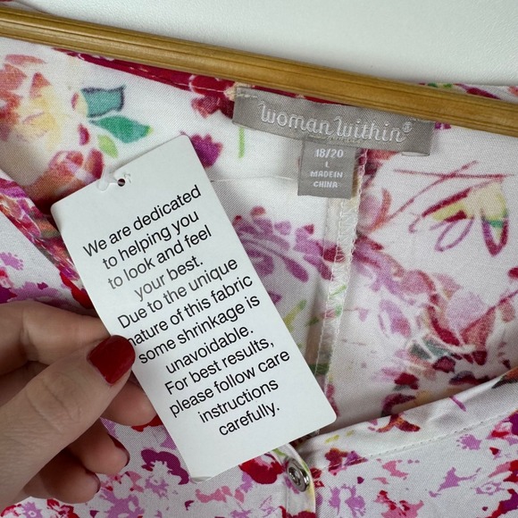 NEW Woman Within Floral Button Down Shirt Size 18/20 Multicolor Hanky Hem Flowy - Picture 5 of 9